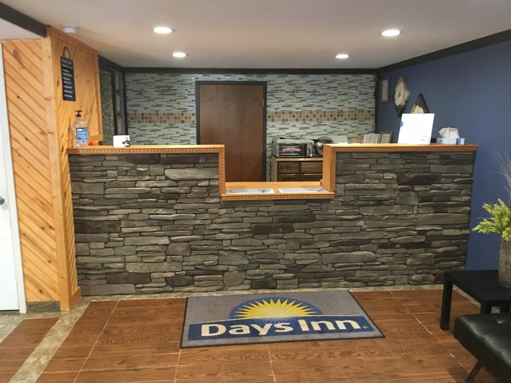 Days Inn By Wyndham Lavonia Екстер'єр фото